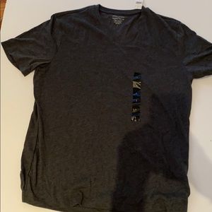 V-neck premium wash tee